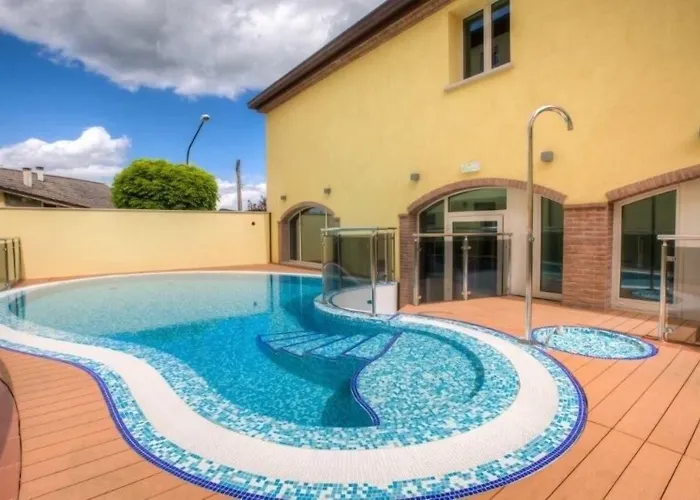 Il Duca Del Montefeltro Otel