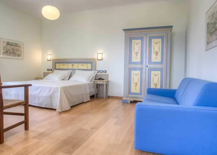 Il Duca Del Montefeltro Otel 4*