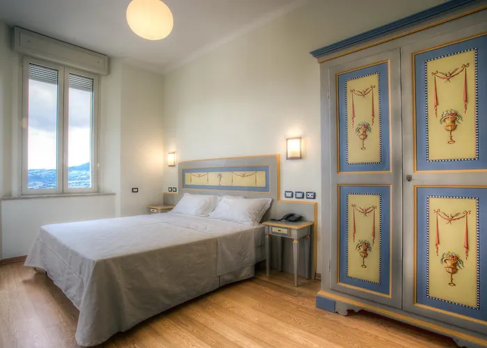 Il Duca Del Montefeltro Otel