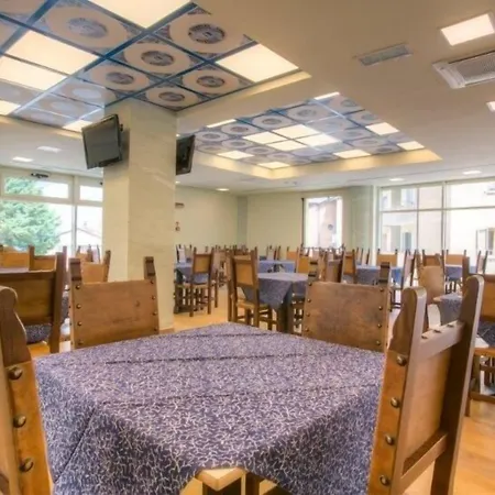 杜卡德尔蒙特费尔特罗酒店 彭纳比利