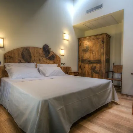 杜卡德尔蒙特费尔特罗酒店 4*