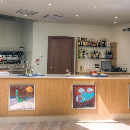 杜卡德尔蒙特费尔特罗酒店 4*