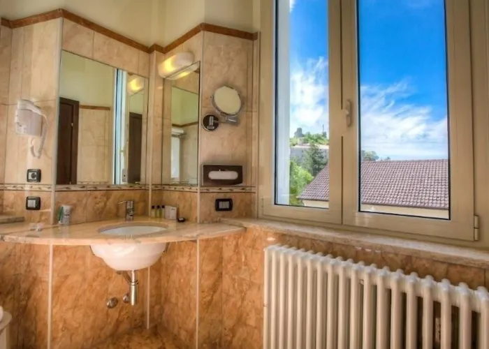 Il Duca Del Montefeltro Hotel 4*